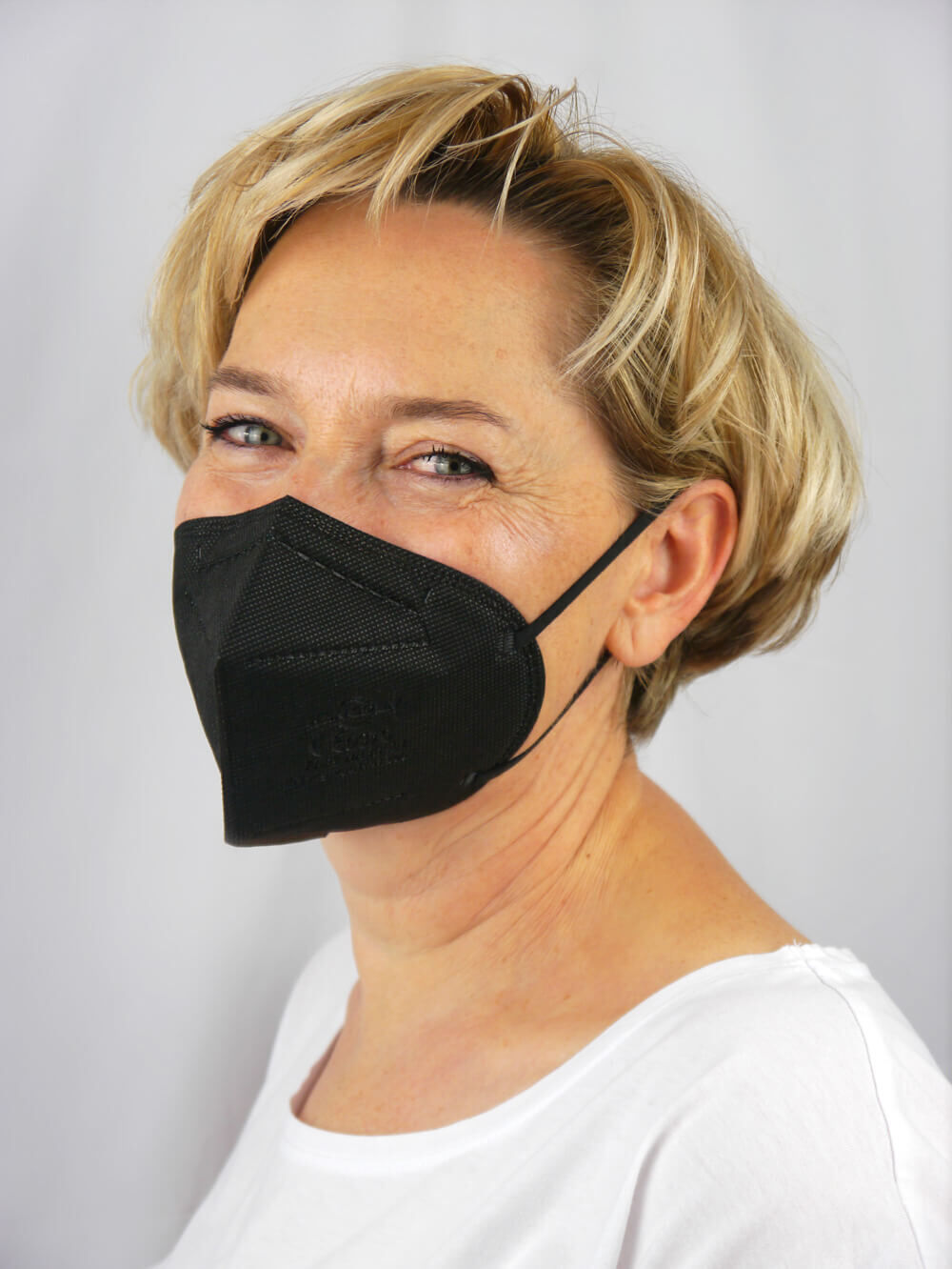 411-bk-Moodshot-1 FFP2 Maske in Schwarz